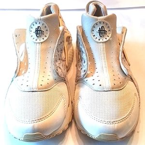 NIKE Air Huarache Uniquely Designed White/Tan/Silver Youth Sneakers Size 7